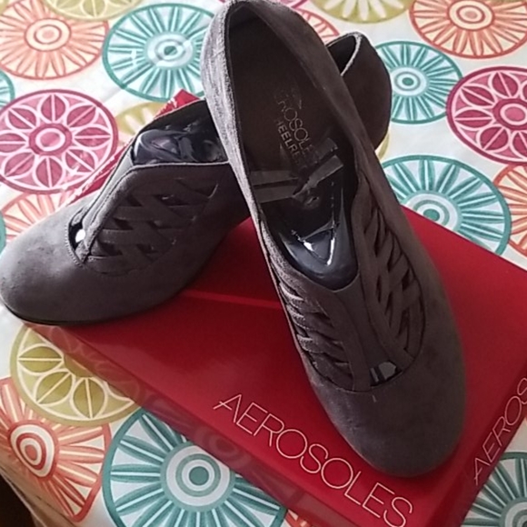 Pumps - Picture 1 of 6